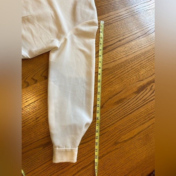 Susan Bristol Vintage White Embroidered Collar Cloth Button Down Blouse - Picture 15 of 16